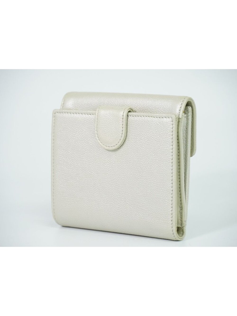 Chanel CC Logo Bifold Wallet Compact Leather Pearl White - Picture 2 of 9